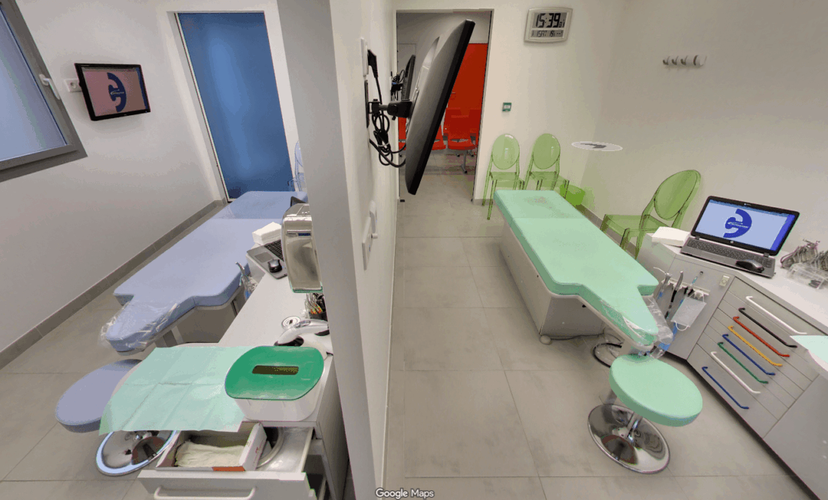 Salles de soins modernes et épurées du cabinet d'orthodontie du Dr Wees à Caen.